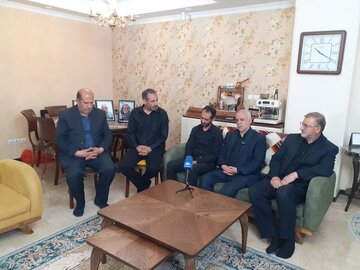 جزئیات دیدار رئیس بنیاد شهید با خانواده شهیدان حاجیسلطانی و مکتبی