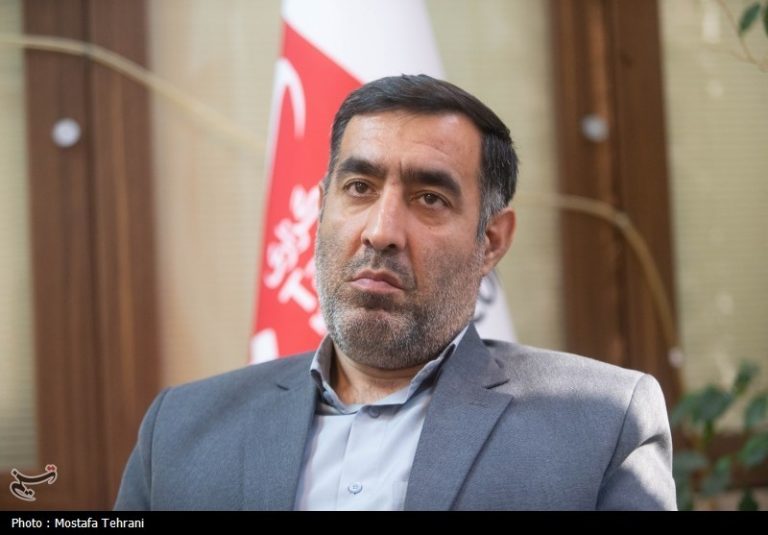 جوادی: استقلال و پرسپولیس یا ۲۰ روزه ورزشگاه بسازند یا در ورزشگاههای آماده میزبانی کنند