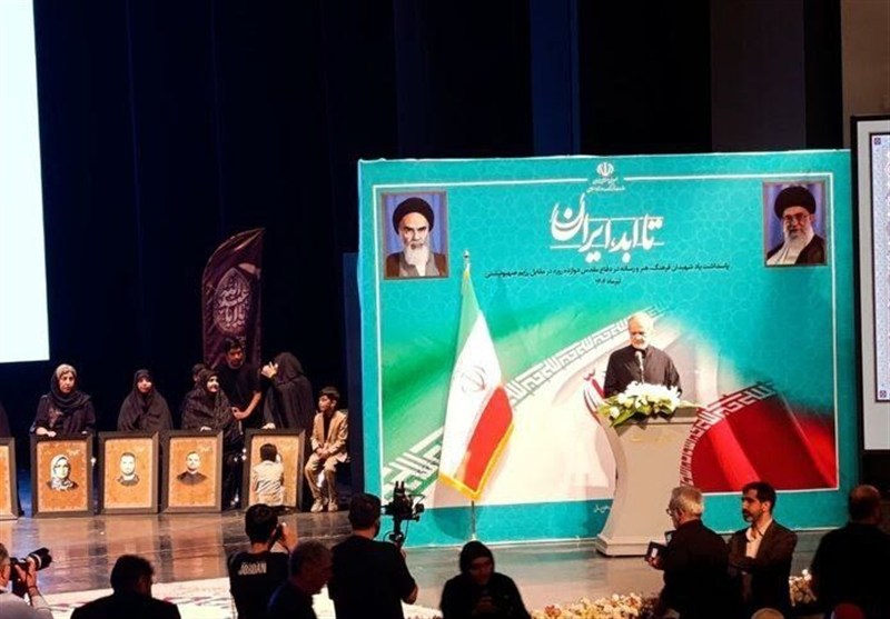 حضور رئیسجمهور در یادبود شهدای فرهنگ و هنر و رسانه/ همه تلاشمان را میکنیم قدردان این اتحاد مردم باشیم