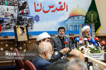 سردار شریف: مسیرهای مشخصی هست که میتوان کمکها را به غزه ارسال کرد/ به راهکارهایی فکر کنیم که بتوان کمکهای درمانی و تغذیهای را برای غزه تأمین کنیم