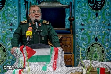 سرلشکر ایزدی: توان موشکی نیروهای مسلح توان دفاعی ملت ایران است/ صنعت موشکی کشور توسعه روزافزون می‌یابد