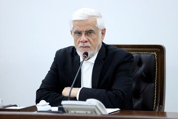 عارف: در وضعیت آتش بس هیچ اعتمادی به طرف مقابل نداریم/ آرامش جبهه اجتماعی مرهون تلاش های سرداران جبهه اقتصادی بود