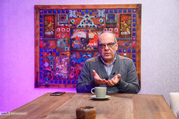 عبدی: توکلی ناراحت بود که نمی تواند برخی گزارش ها رامنتشر کند/ معتقد بود ویروس مرگبار فساد به کالبد نظام رخنه کرده / نان زندان و مبارزه‌اش را نمی‌خورد