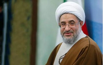 عضو مجلس خبرگان: هرگونه تعرض به رهبر انقلاب منجر به نابودی منافع آمریکا و متحدانش در سراسر دنیا خواهد شد