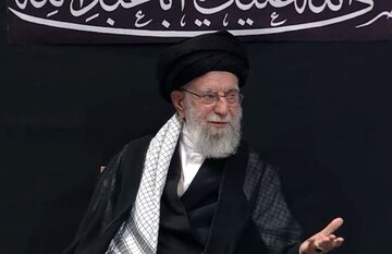 عکس | تصویری از حضور مقام معظم رهبری در تخت جمشید