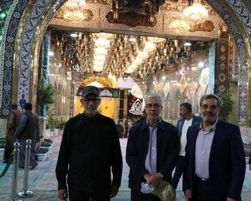 عکسی از شهیدان باقری، محرابی و ربانی در بین الحرمین