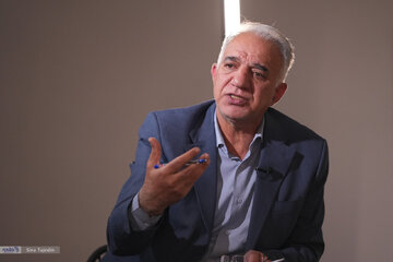 فرهاد مهراد؛ پیشگام در تلفیق موسیقی پاپ و مذهبی/ هیچ خوانندهای مثل فرهاد نام حضرت محمد را به زبان نیاورد