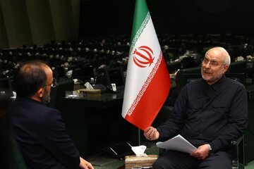 قالیباف: شهیدان سلامی و حاجی زاده میدانستند امشب یا فردا شب حمله میشود/ شب اول، فرماندهان در اتاقهای فرماندهی شهید شدند/ در شیوه جنگ غافلگیر شدیم