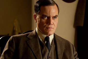 مایکل شنون: ترامپ یک احمق تمام عیار است