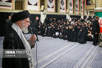 مراسم بزرگداشت شهدای جنگ تحمیلی ۱۲ روزه با حضور رهبر انقلاب +تصاویر