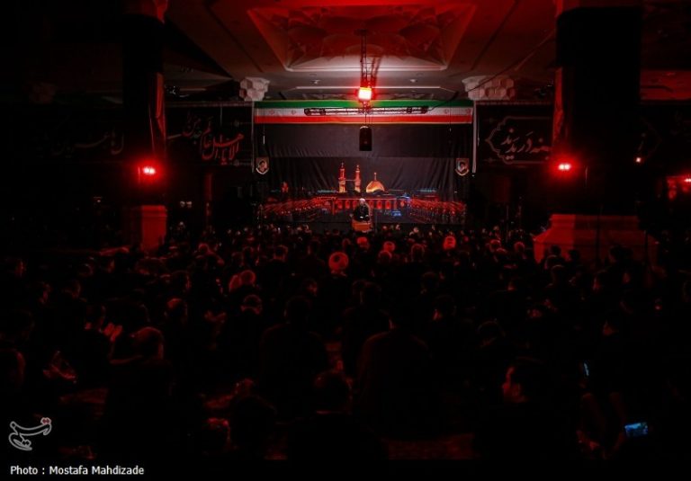 مسجد جمکران در شب عاشورا؛ همنوا با کربلا، همعهد با ظهور+ تصاویر