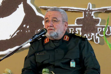 مشاور فرمانده کل سپاه: مردم نگران نباشند حضرت آقا ما را هدایت خواهند کرد/ انشاالله رهبری پرچم را تقدیم امام زمان(عج) میکنند/ دشمن غلطی نمیتواند کند