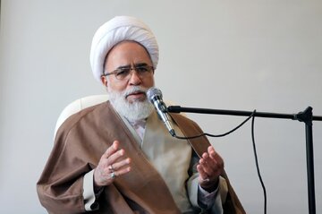 ملت ایران با تکیه بر ایمان و مقاومت مثالزدنی خود، در برابر تهدیدات و دشمنیها ایستادگی کرد