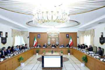 هشدار پزشکیان درباره مصرف آب؛ اگر مصرف بر همین مبنا ادامه یابد، با بحران جدی مواجه میشویم/ تعطیلی پاک کردن صورت مسئله است نه چاره مشکل کمآبی