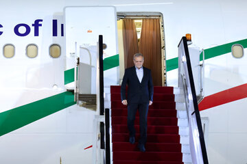 ورود پزشکیان به خانکندی جمهوری آذربایجان