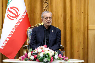 پزشکیان در اجلاس سران اکو در آذربایجان: ایران از تمامیت ارضی خود تمام‌قد دفاع مشروع کرد/ نیروهای مسلح ایران درسی فراموش‌نشدنی به متجاوزان دادند