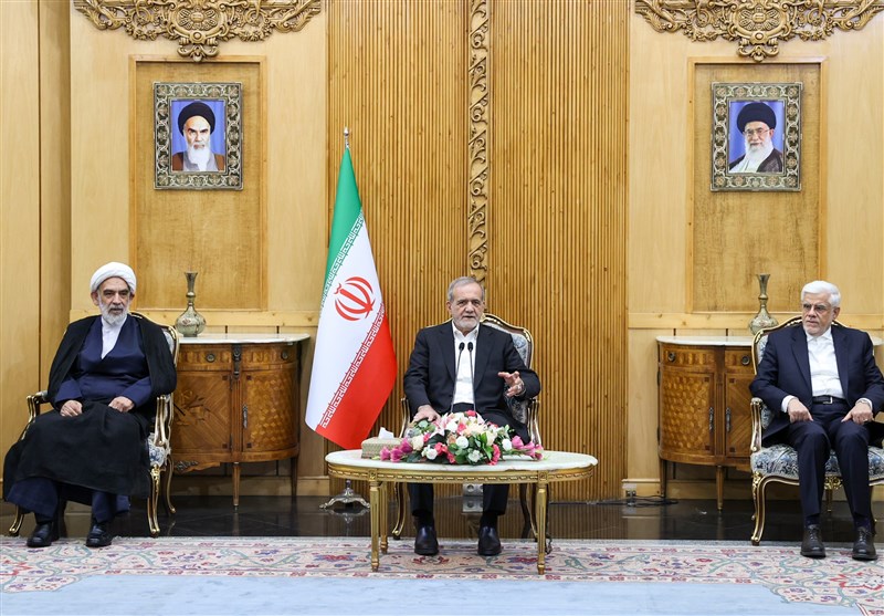 پزشکیان در مهرآباد: کشورهای حاضر در اجلاس اکو اقدامات اسرائیل را محکوم کردند