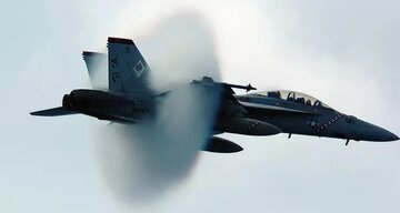 چه زمانی هواپیماهای نظامی مجاز به شکستن دیوار صوتی هستند؟