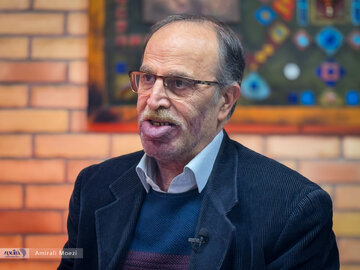 کامبیز نوروزی: پزشکیان میتواند با یک دستور فیلترینگ را بردارد/ او سوگند خورده و باید اقتدار نشان دهد