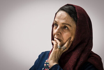 گلاب آدینه بعد از ۷ سال دوری، دوباره بازی میکند