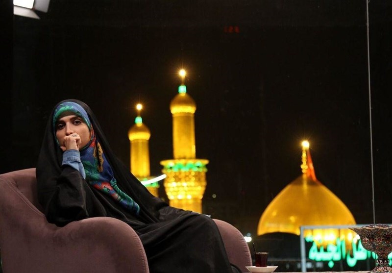 اجرای زنده مژده لواسانی در پیادهروی اربعین