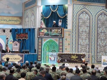 امام جمعه بجنورد: دامن زدن به اختلافات داخلی پر کردن خشاب دشمن است/ امام جمعه سلطانیه:اصلاح طلبان وفادار به انقلاب از بیانیه برائت بجویند