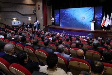 انتقاد پزشکیان از مدارس سمپاد؛ دانشآموزانی با فکر مهاجرت تربیت میکنند/ کنایه رییس جمهور به جریان چپ در ایران بعد از انقلاب