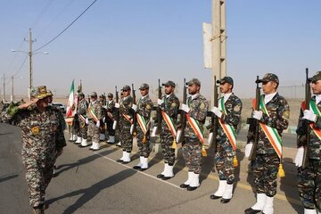 بازدید فرمانده قرارگاه پدافند هوایی خاتم الانبیاء از یگان پدافندی فردو قم/ توصیف امیر صباحی فرد از مجموعه پدافند هوایی