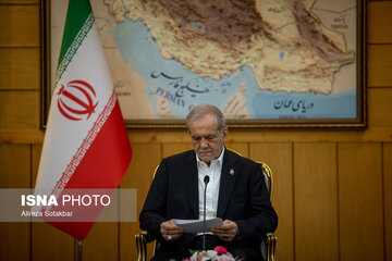 بازنشر مواضع رهبری درباره روابط با چین همزمان با سفر پزشکیان/ تاکید بر عملیاتی کردن تمامی ابعاد توافق راهبردی ایران و چین