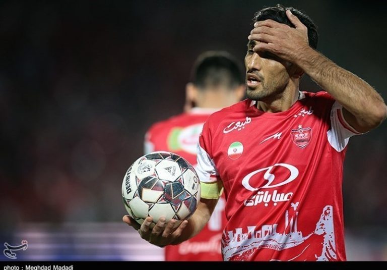 باشگاه پرسپولیس قرارداد امیری را در سازمان لیگ ثبت نکرد!/ غیبت وحید در تمرین امروز