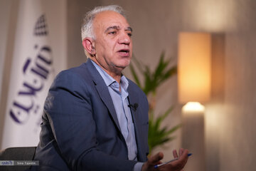 ببینید | هیچ خوانندهای نام محمد(ص) را چنانچه فرهاد مهراد بر زبان میآورد، بر زبان نمیآورد