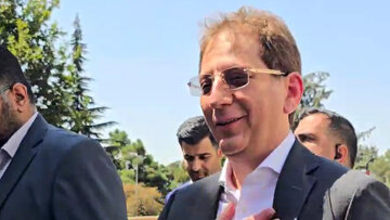 به چه دلیل در برابر بابک زنجانی اینقدر کوتاه می آیید؟