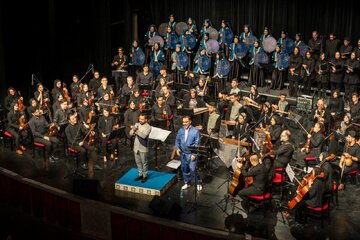 ترکیب عاشقانههای فارسی با ملی- میهنیهای کُردی