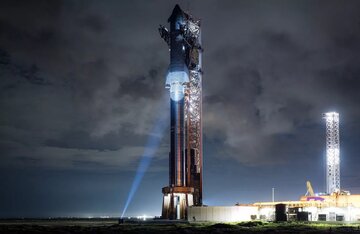 تصاویر دیدنی از پرواز موفق قدرتمندترین موشک تاریخ