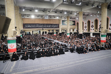 تصاویری از برگزاری مراسم عزاداری اربعین در بیت رهبری/ مداح مراسم چه کسی بود؟