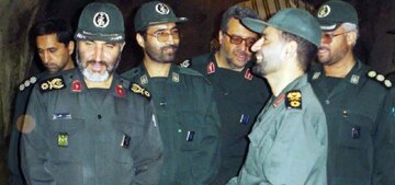 تصویری دیده نشده از سه فرمانده شهید در تونلهای موشکی