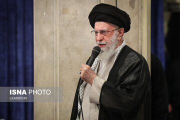 تفسیر وبسایت معاونت سیاسی سپاه از سه سخنرانی رهبری در جنگ ۱۲ روزه/ آیا نشانهای از ضعف در پیامهای تلویزیونی رهبر انقلاب در پی حمله اسرائیل دیده شد؟