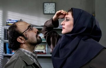 تلاش «هاوایی»ها و «خرچنگ»ها برای خنداندن زورکی مخاطب/ چرا از شوخیهای عطارانی درس نمیگیریم؟