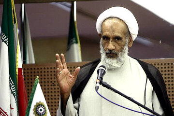 توصیه عضو مجلس خبرگان به شورای سیاستگذاری ائمه جمعه؛ کسانی که در دام رانت و فسادهای اقتصادی گرفتار شدند را برکنار کنید!