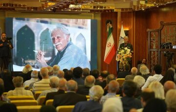 در همزمانی تولد و فوت فرشچیان با اربعین، چه نشانهایست؟