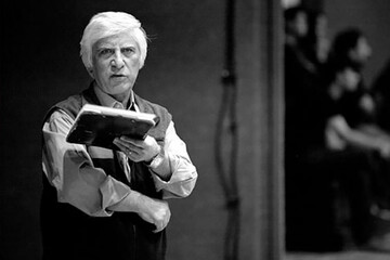 دریغ از ما که بیضایی از هیچ هم، جهان خود را می‌سازد