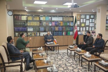 دیدار دبیر و مدیران جشنواره زنان هنرمند با علیاکبر ولایتی