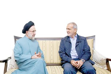 رئیس جمهور از سیدمحمد خاتمی عیادت کرد + عکس