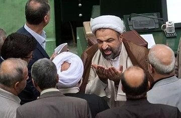 روزنامه اصولگرا: حمید رسایی که بعد از بیانات رهبری، پزشکیان را با بنی صدر مقایسه می کندشایسته مجازات قضایی است