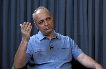 طعنه سنگین زیدآبادی به دولت چهاردهم؛ عجب وفاقی! این که به اندازۀ کشِ تنبون مش رجب هم دوام نیاورد!