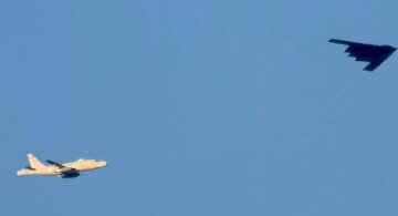 عکس | همراه مرموز و کمترشناخته شده بمبافکن «بی ۲»