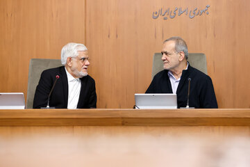 فاز جدید حملات تندروها به پزشکیان/ هجمه به تصمیم نظام در پوشش انتقاد از دولت