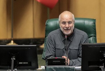 قالیباف: ملت ایران نشان داد که استبدادپذیر نیست/ چراغ آزادیخواهی ملت، با وجود سال ها حکومت استبدادی پس از مشروطه خاموش نشد