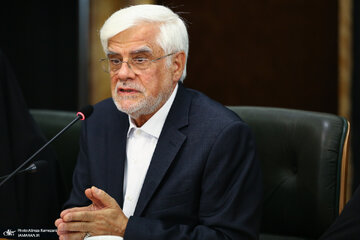 قدردانی عارف از شهرداری تهران برای برعهده گرفتن مسئولیت بازسازی منازل آسیب‌دیده/ بازسازی این منازل تسریع شود