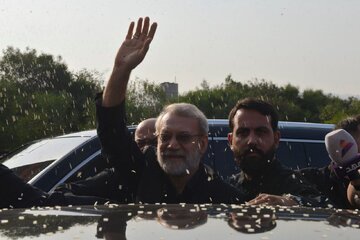 لاریجانی خطاب به نیروهای حزب الله: ممکن است نسبت به شما کینهتوزی شود اما این کینهتوزیها به خاطر تأثیرگذاری شماست/ ما در امور کشورها دخالت نمیکنیم